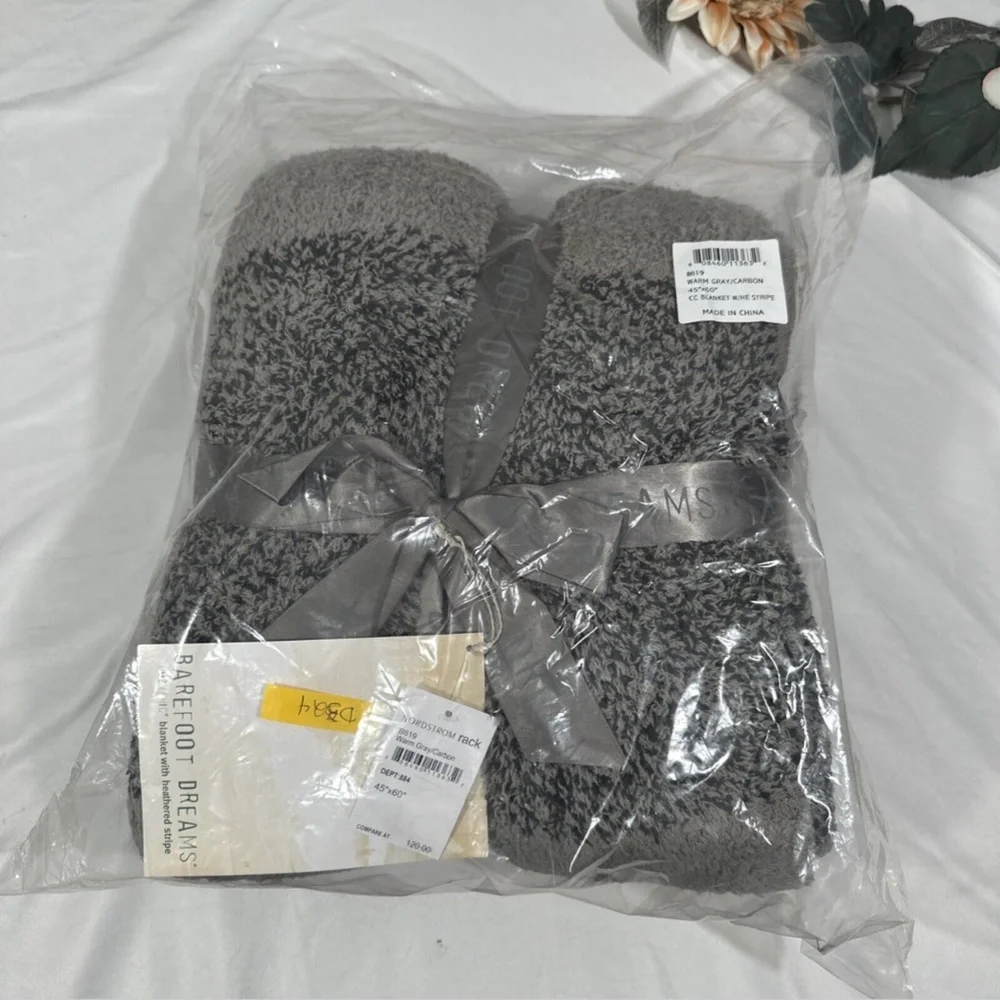 NWT $120 Barefoot Dreams CozyChic‎ Heathered Stripe Throw Warm Gray/Carbon